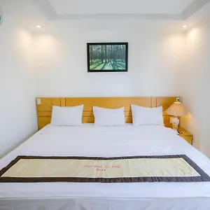 Nhat Linh & Vietnam